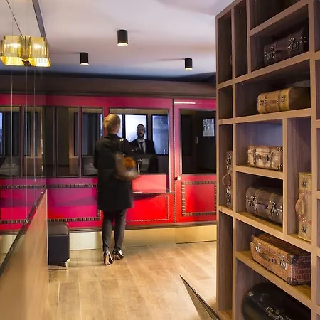 Liege Otel Paris